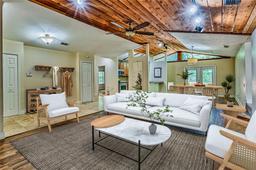 Picture of 102 NW 28Th Terrace, Gainesville, FL 32607