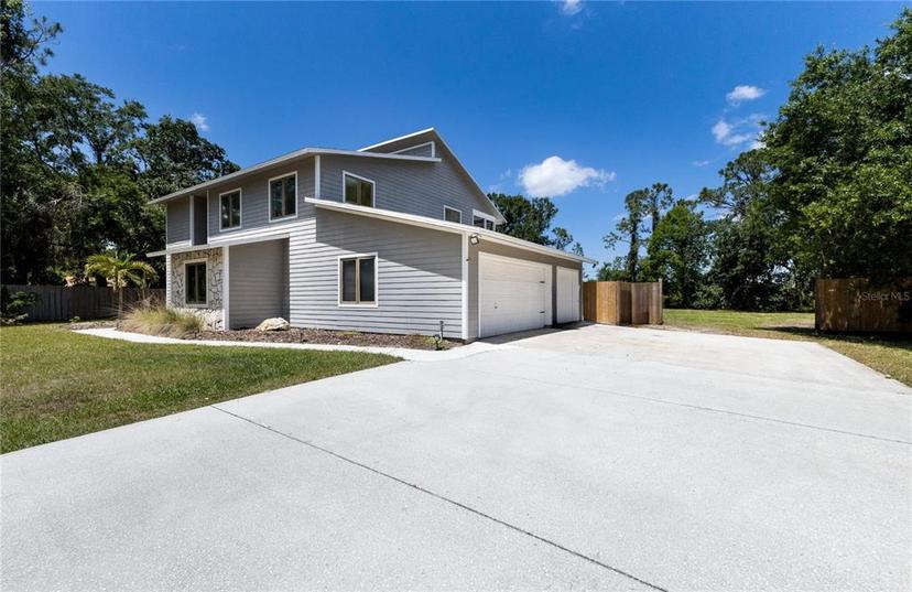 Picture of 10712 Forest Run Drive, Bradenton FL 34211
