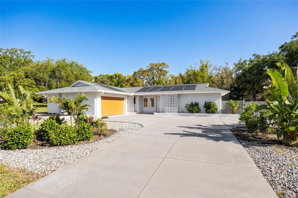 Picture of 1300 Fairway Dr, Dunedin, FL 34698