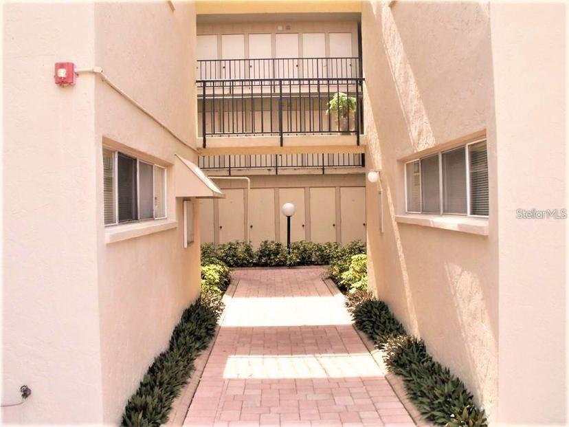 Picture of 2763 Woodgate Lane Unit 108, Sarasota FL 34231