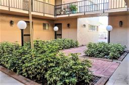 Picture of 2763 Woodgate Lane Unit 108, Sarasota, FL 34231