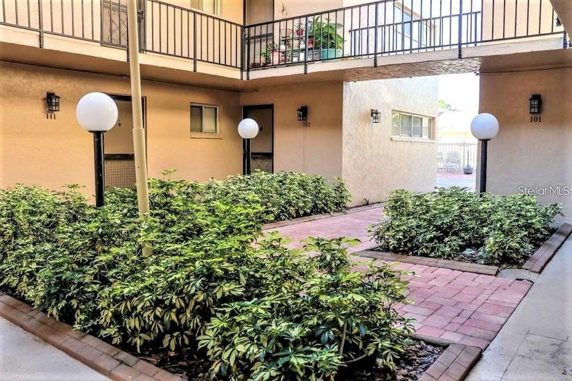 Picture of 2763 Woodgate Lane Unit 108, Sarasota FL 34231