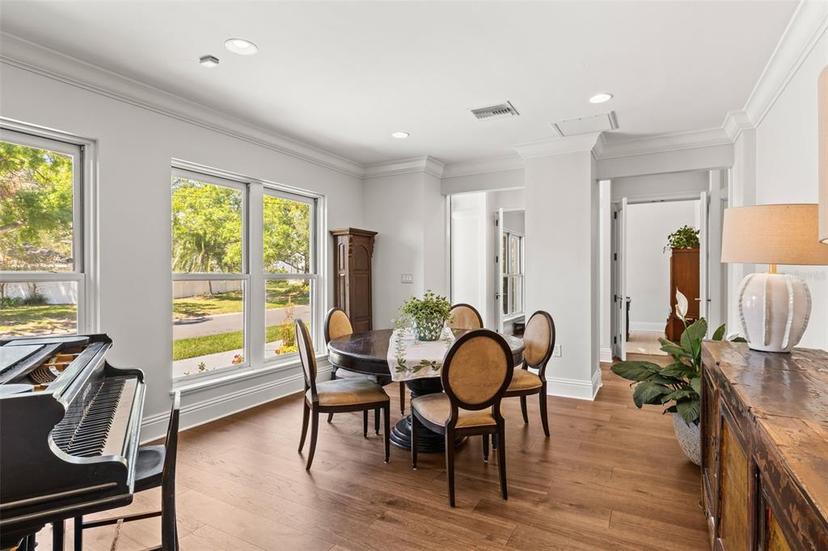 Picture of 2512 S Dundee Street, Tampa FL 33629