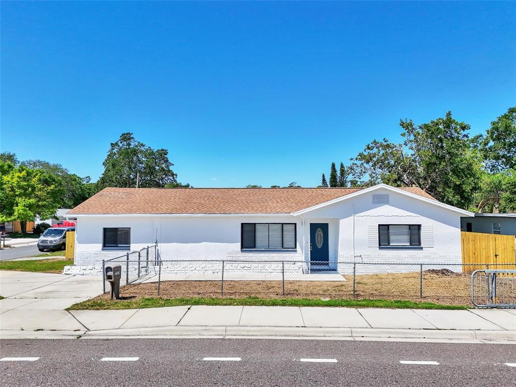 Picture of 7824 Starkey Road, Seminole, FL 33777