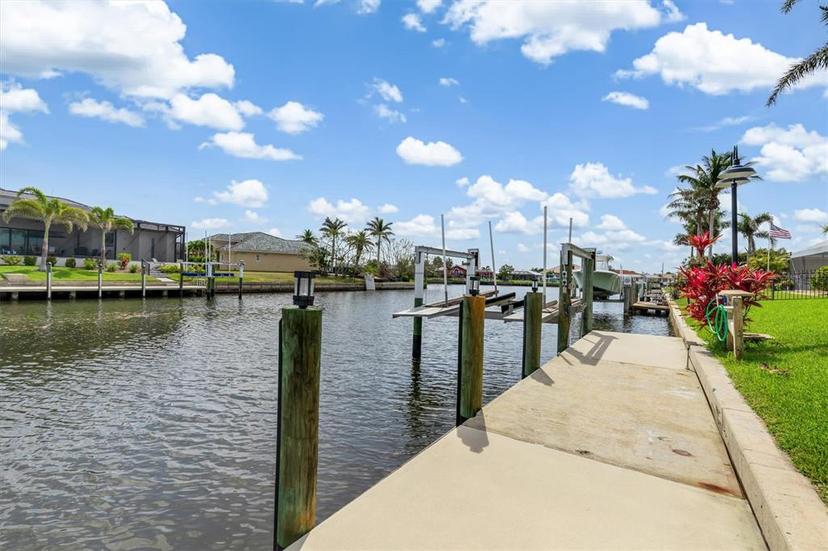 Picture of 340 Belaire Court, Punta Gorda FL 33950