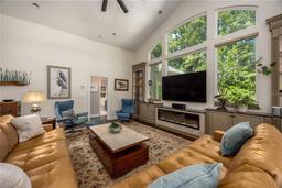 Picture of 10032 SW 48Th Place, Gainesville, FL 32608
