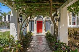 Picture of 321 Brightwaters Boulevard Ne, St Petersburg, FL 33704