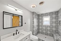 Picture of 1002 Fruitland Avenue, Bradenton, FL 34207