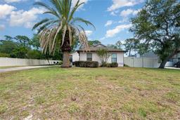 Picture of 411 Glen Abbey Lane, Debary, FL 32713