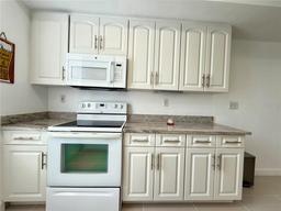 Picture of 9650 Lake Chase Island Way Unit 9650, Tampa, FL 33626