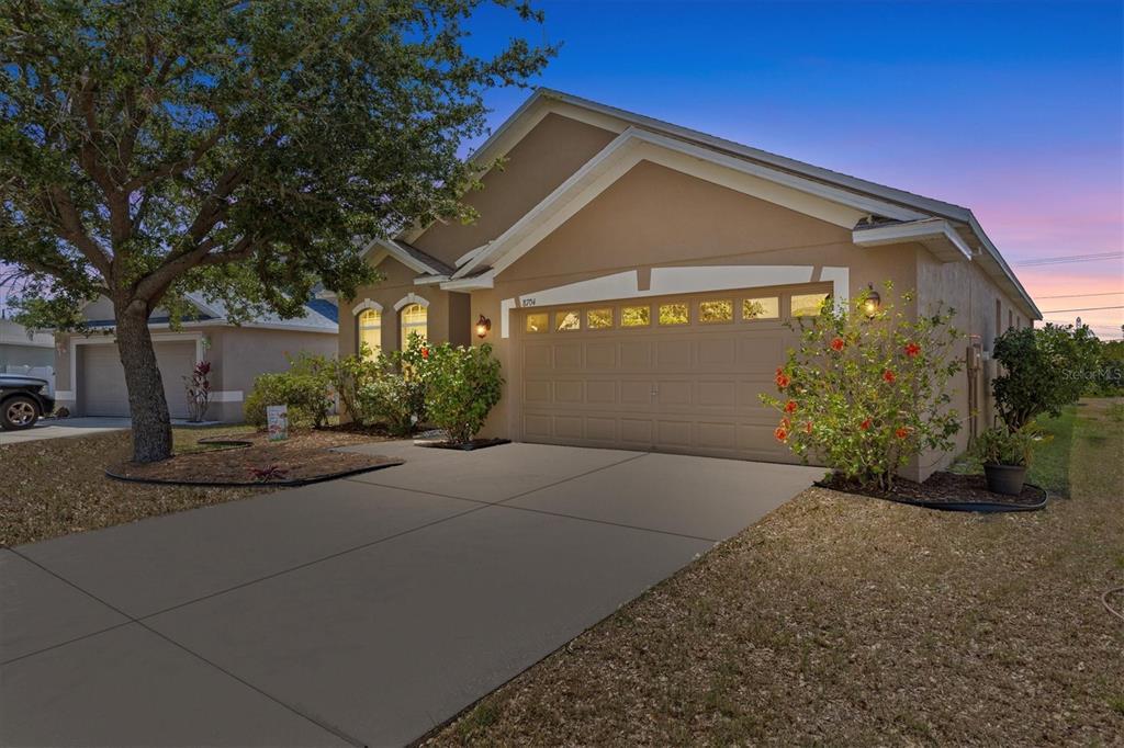 Picture of 8704 Sandy Plains Drive, Riverview, FL 33578