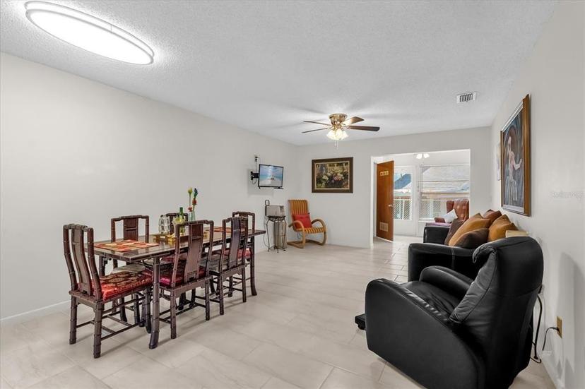 Picture of 151 N Hill Avenue Unit 10, Deland FL 32724