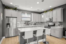 Picture of 1182 25Th Way N, St Petersburg, FL 33713