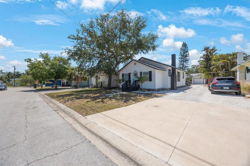 Picture of 1110 36Th Avenue N, St Petersburg FL 33704