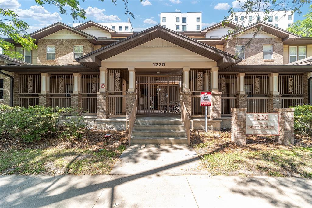 Picture of 1220 SW 1St Avenue Unit 302, Gainesville, FL 32601