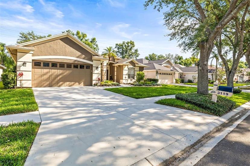 Picture of 3119 Bent Creek Drive, Valrico FL 33596