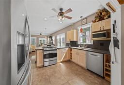 Picture of 942 NE 5Th Street, Ocala, FL 34470