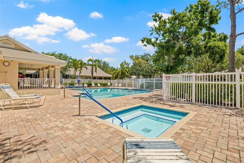 Picture of 476 Santa Cruz Place Ne Unit C, St Petersburg FL 33703
