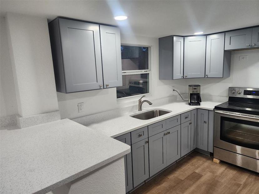 Picture of 37318 Rose Avenue, Dade City FL 33523