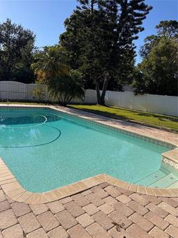 Picture of 13211 Park Boulevard, Seminole, FL 33776