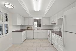 Picture of 314 Oak Hill Way Unit 24, Sarasota, FL 34232