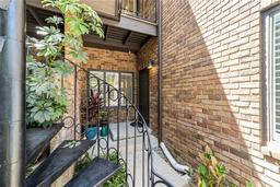Picture of 706 NE 1St Street Unit 706, Gainesville, FL 32601