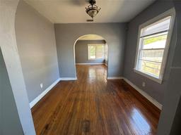 Picture of 536 89Th Avenue N, St Petersburg, FL 33702