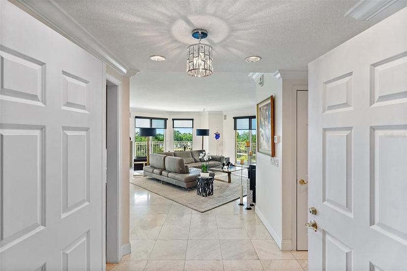 Picture of 555 5Th Avenue Ne Unit 424, St Petersburg FL 33701