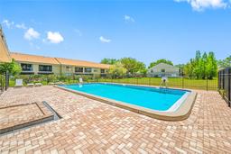 Picture of 4991 Puritan Circle Unit 522, Tampa, FL 33617