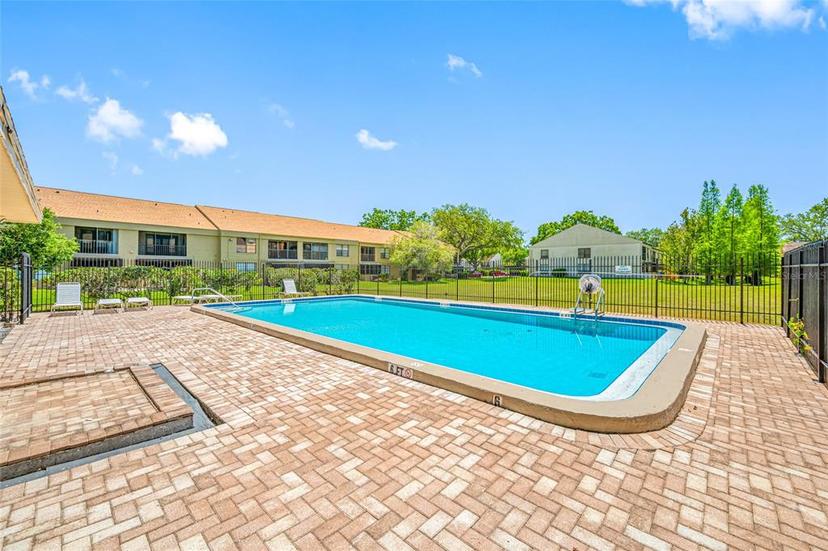 Picture of 4991 Puritan Circle Unit 522, Tampa FL 33617