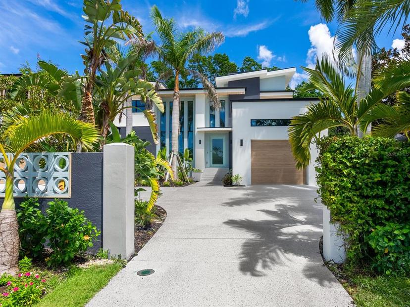 Picture of 1607 Flower Drive, Sarasota FL 34239