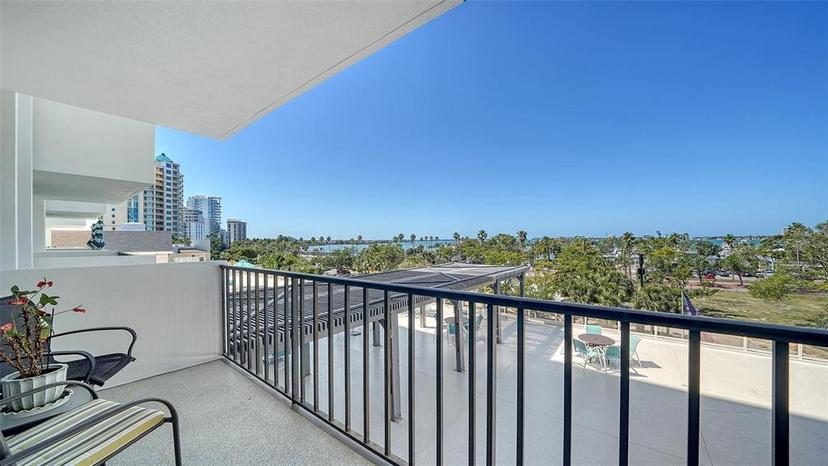 Picture of 101 S Gulfstream Avenue Unit 5J, Sarasota FL 34236