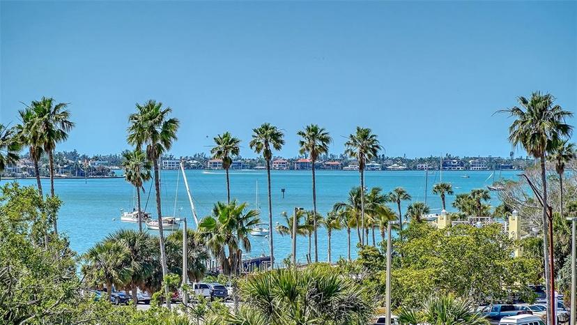 Picture of 101 S Gulfstream Avenue Unit 5J, Sarasota FL 34236