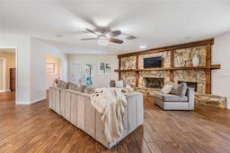 Picture of 6702 Towhe Drive, Seffner, FL 33584