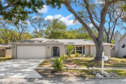 Picture of 914 Woodland Drive, Palm Harbor, FL 34683