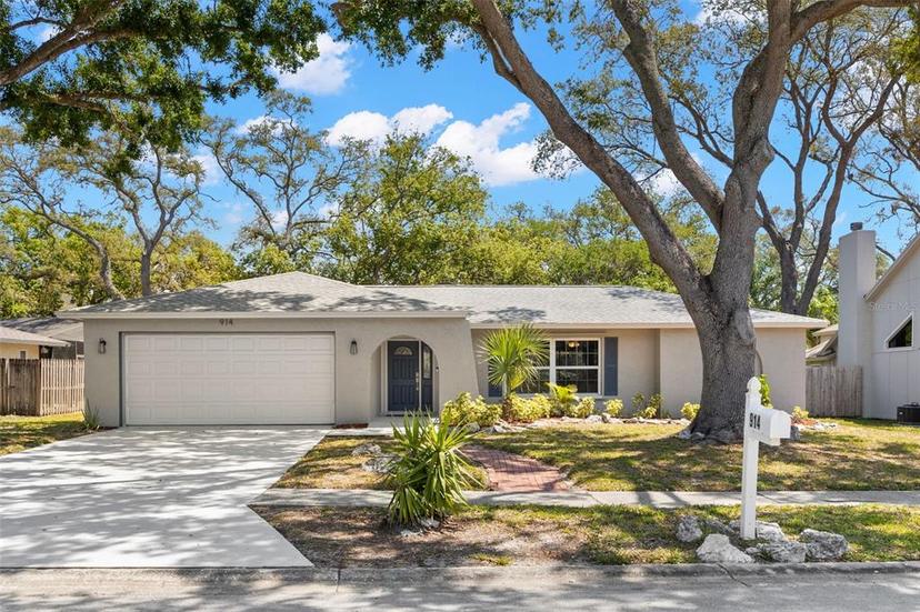 Picture of 914 Woodland Drive, Palm Harbor FL 34683