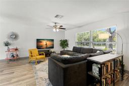 Picture of 914 Woodland Drive, Palm Harbor, FL 34683