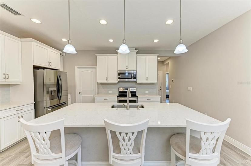 Picture of 5957 Amberly Drive, Bradenton FL 34208