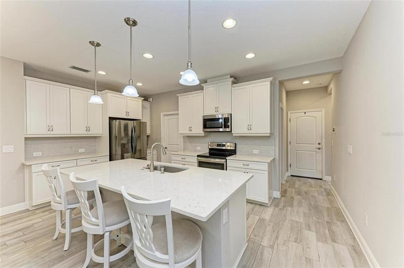 Picture of 5957 Amberly Drive, Bradenton FL 34208