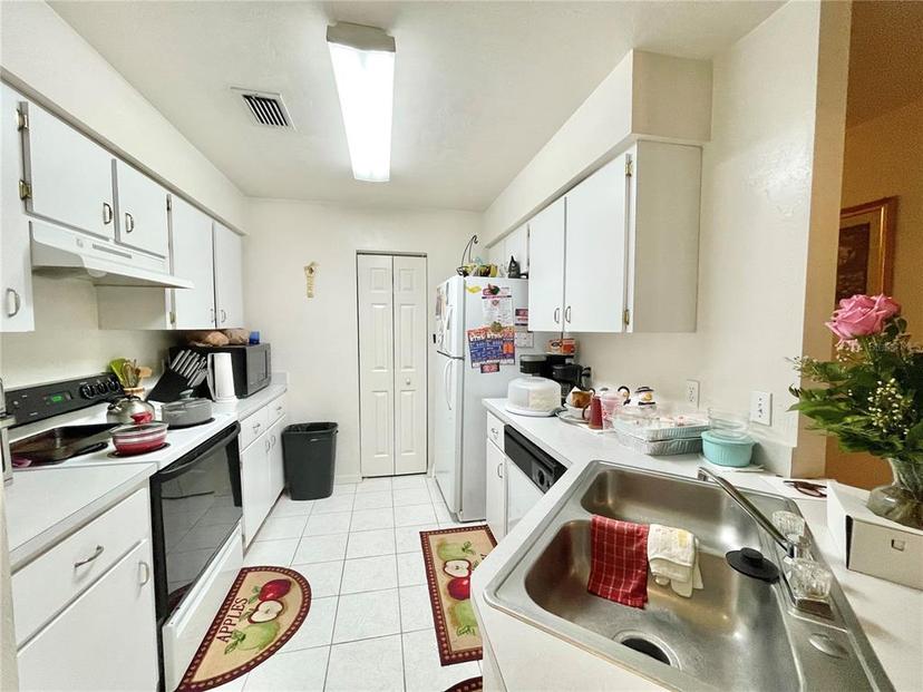 Picture of 2527 NW 37Th Place, Gainesville FL 32605