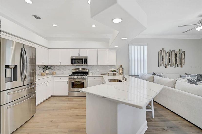 Picture of 515 Pecan Lane, Bradenton FL 34212
