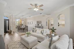 Picture of 515 Pecan Lane, Bradenton, FL 34212