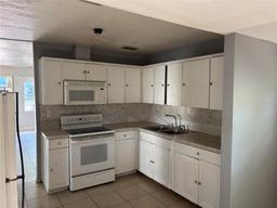 Picture of 1106 Woodlawn Avenue, Plant City, FL 33563