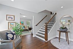 Picture of 4935 W Bay Way Place, Tampa, FL 33629