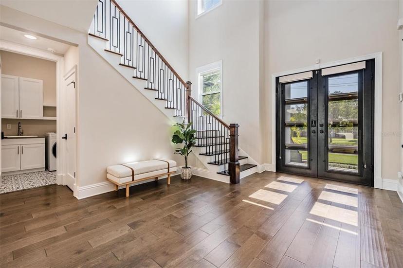 Picture of 481 W Davis Boulevard, Tampa FL 33606