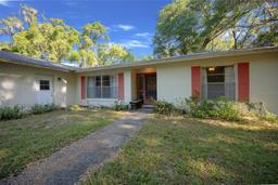 Picture of 16571 SE 95Th Street Road, Ocklawaha, FL 32179