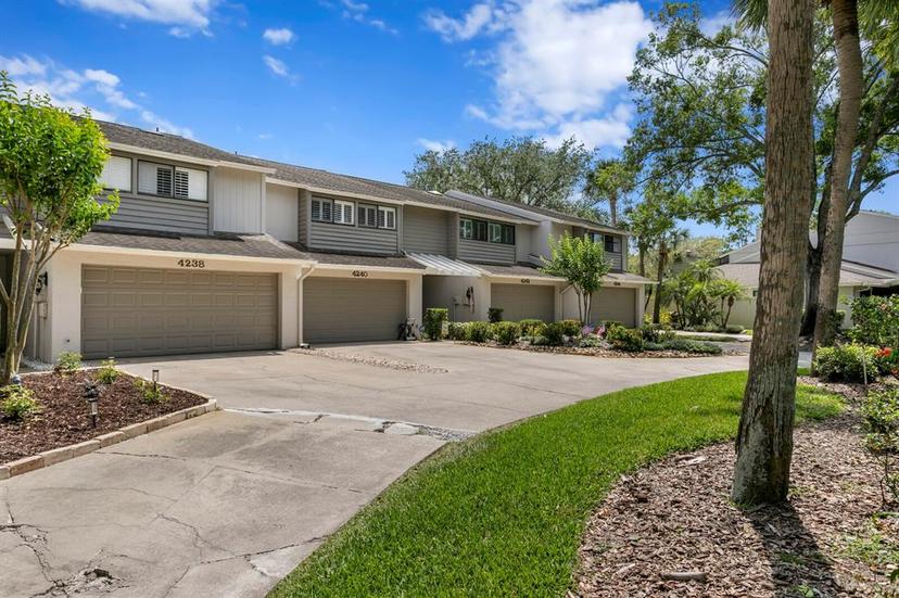 Picture of 4240 Golf Club Lane, Tampa FL 33618