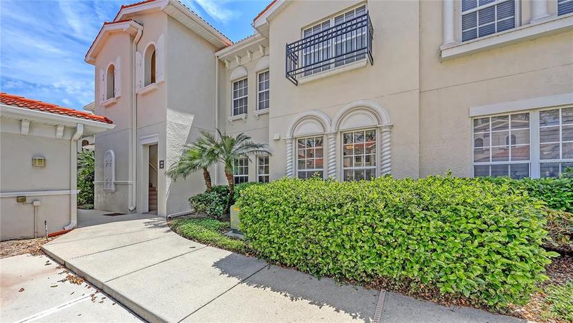 Picture of 301 Ravinia Circle Unit 301B2, Venice FL 34292