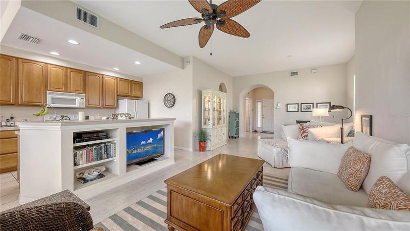 Picture of 301 Ravinia Circle Unit 301B2, Venice FL 34292