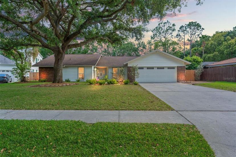 Picture of 11709 Rolling Oaks Lane, Tampa FL 33618